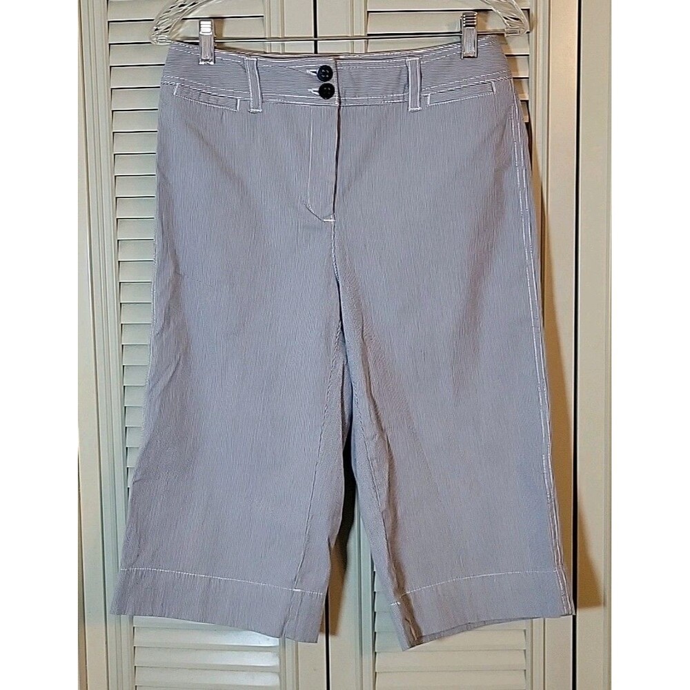 Rafaella Women's Seersucker Bermuda Shorts Size 8 EUC